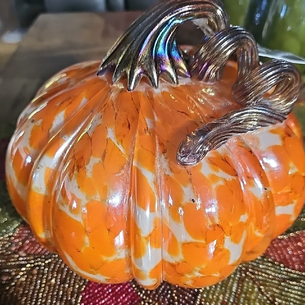 Pier 1 ART GLASS collection LIGHTED Orange Glass Pumpkin - Picture 5 of 8